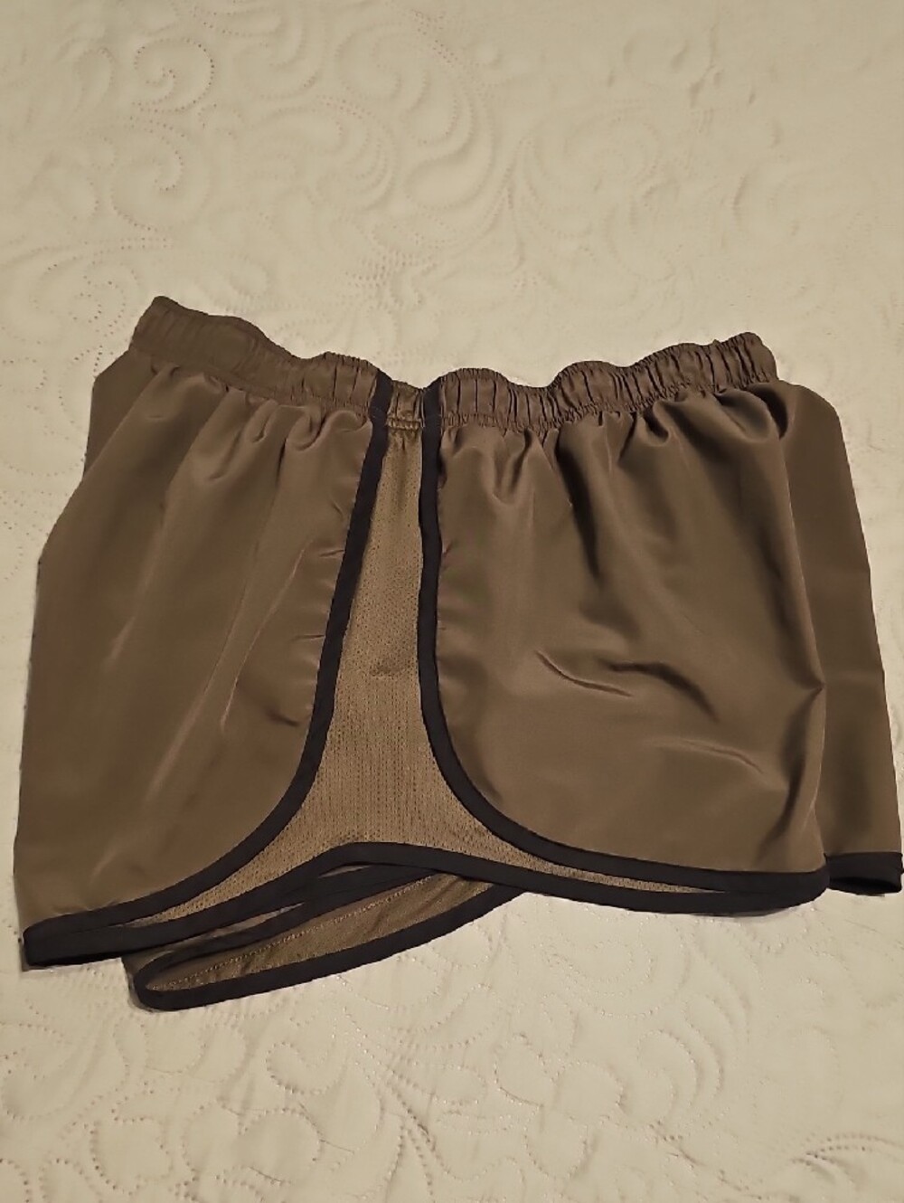Nike Women’s Olive Green Athletic Running Shorts with Black Trim - Picture 4 of 4